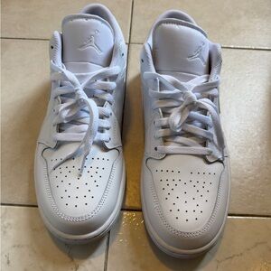 Air Jordan Low Men's 11.5 White New Warn 1 hour